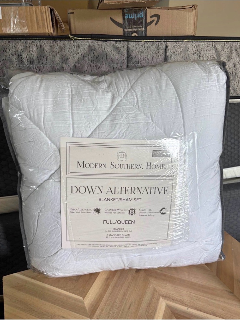 NEW! Full/Queen White Down Alternative Blanket & Sham Set